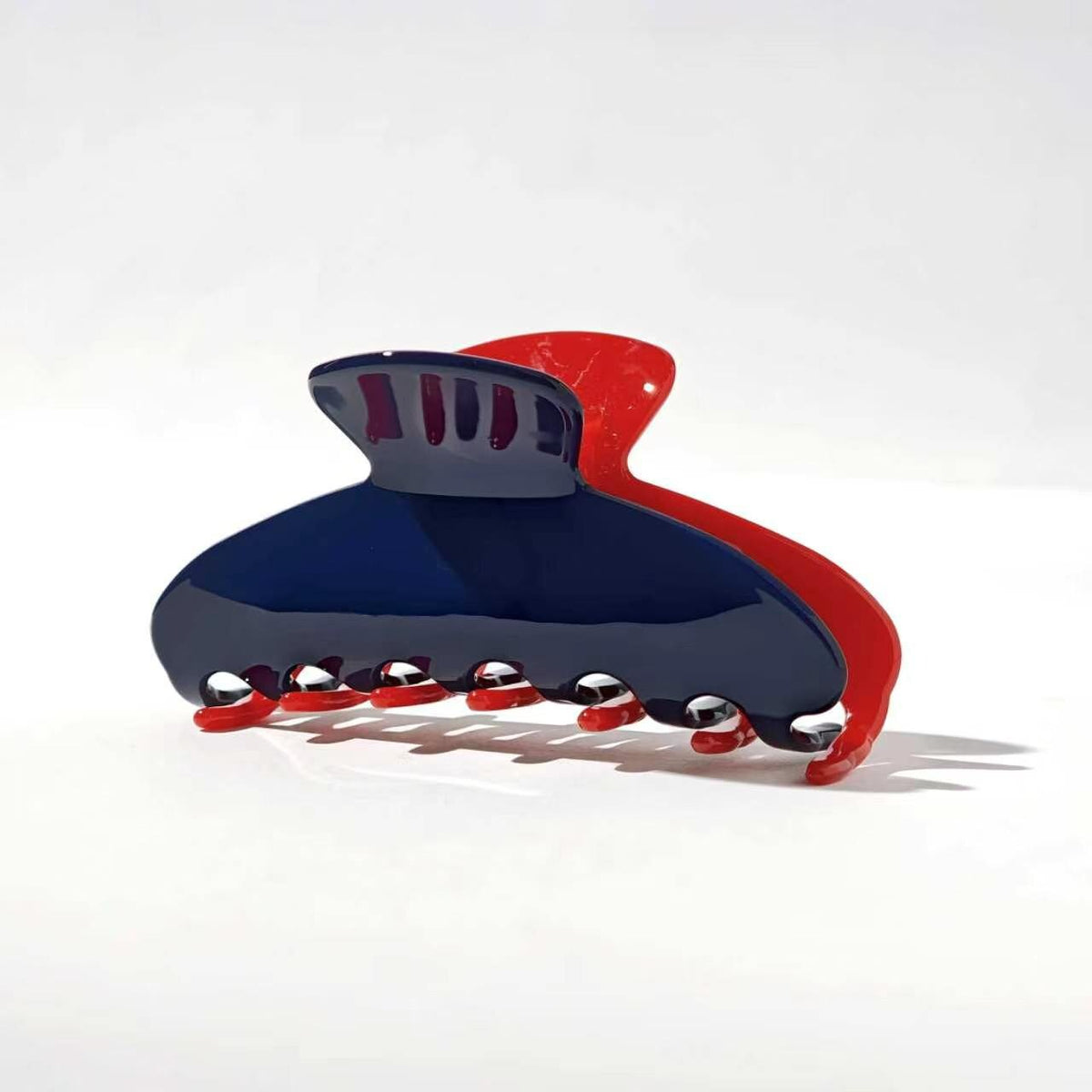 The Game Day Claw – Bandwagon Babe (Navy & Red)