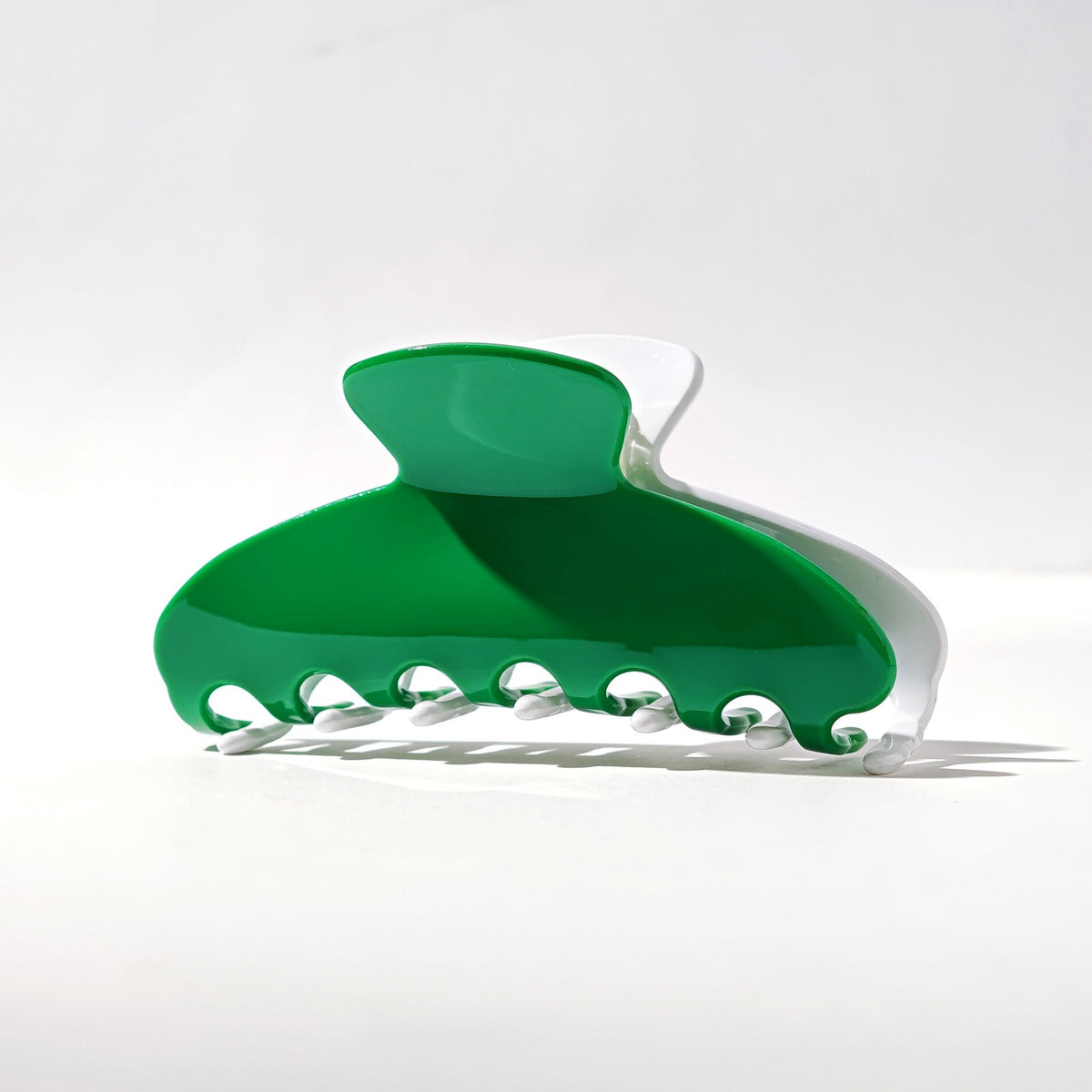 The Game Day Claw – Courtside Crush (Green & White)